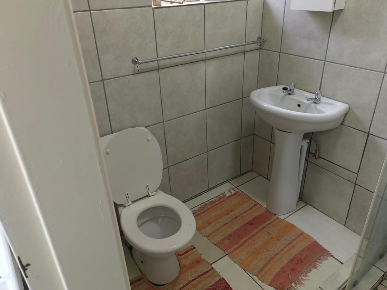 Sibahlenomhlambi Guesthouse Springs  Room photo