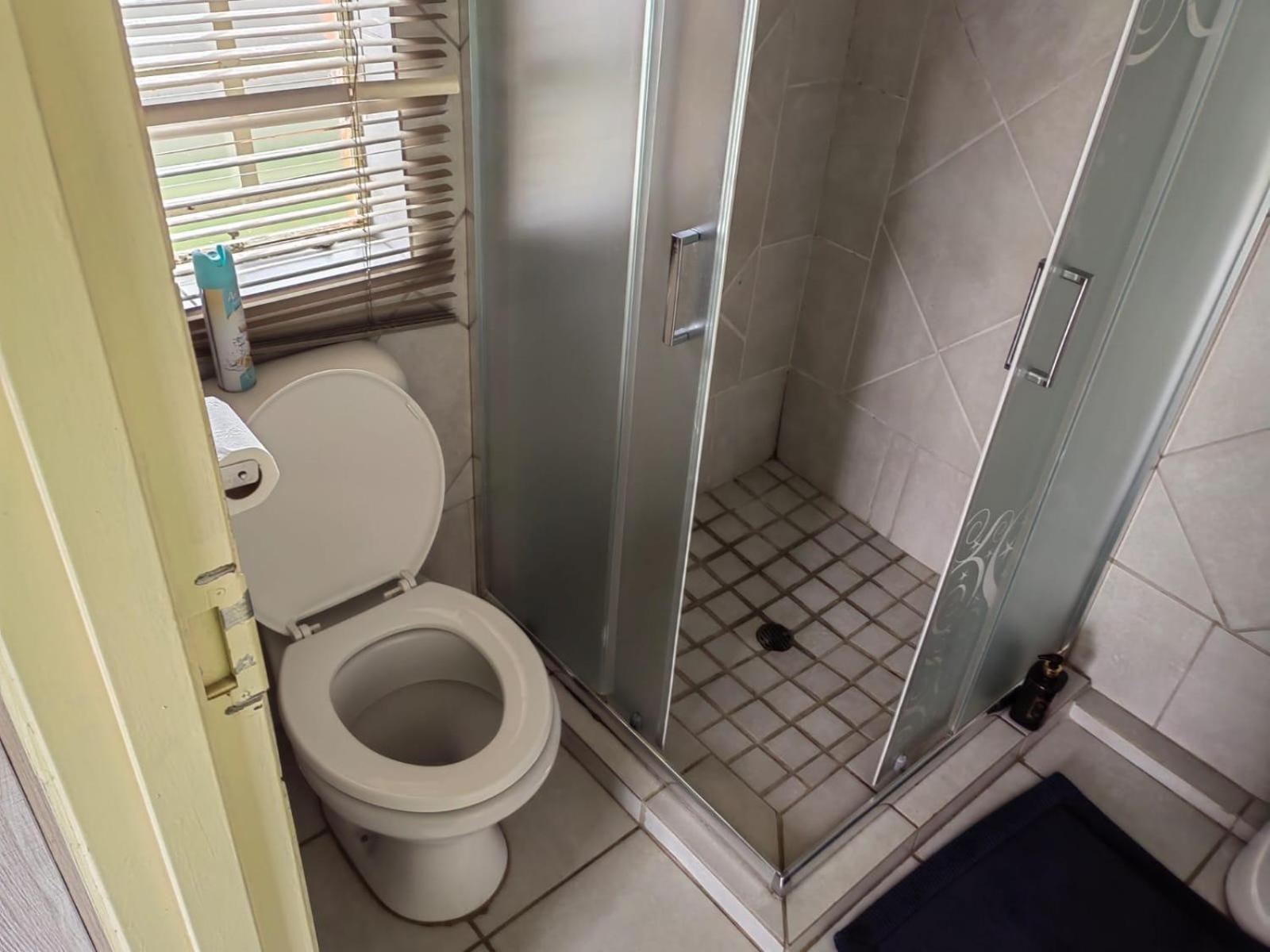 Sibahlenomhlambi Guesthouse Springs  Room photo