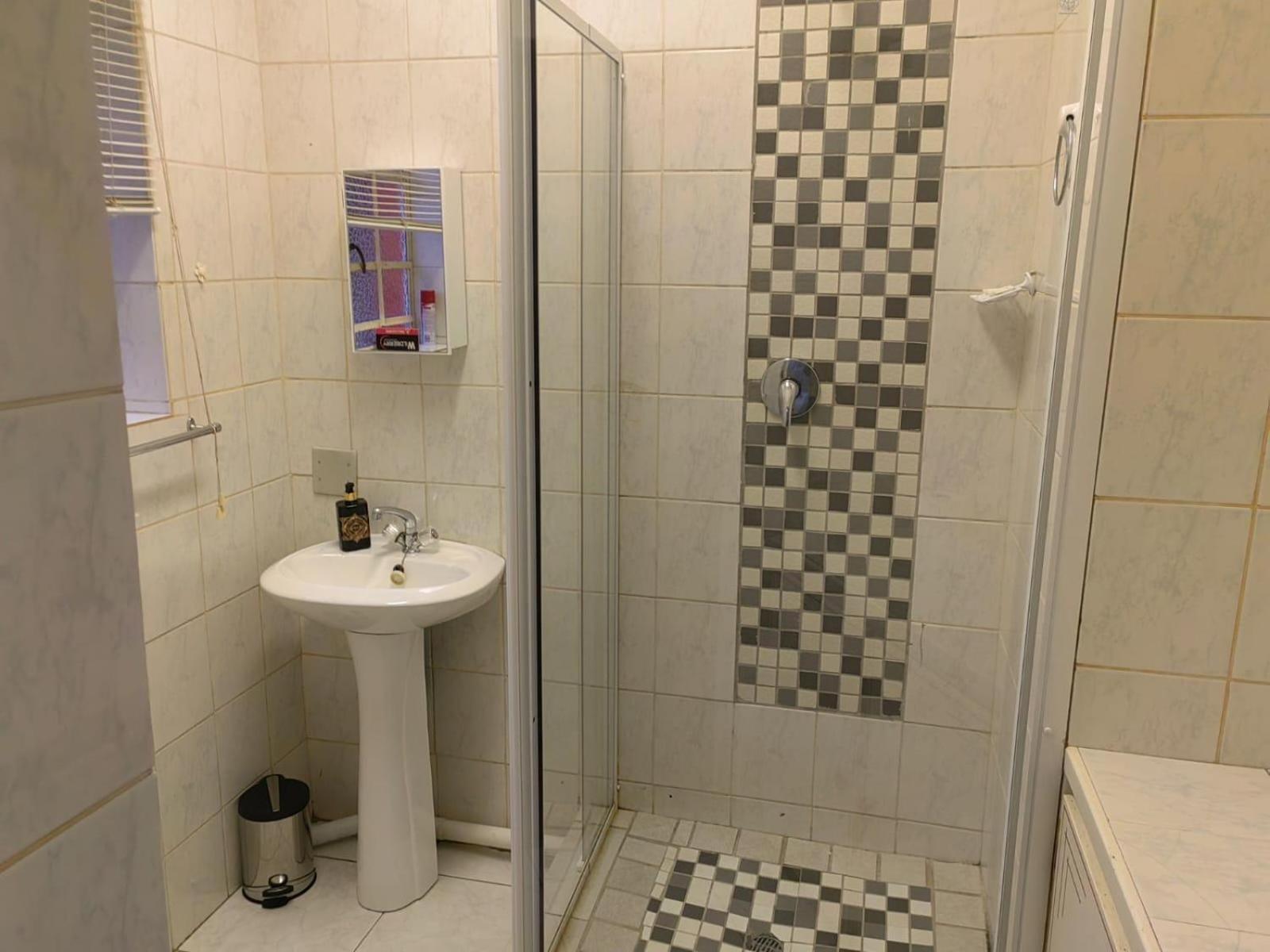Sibahlenomhlambi Guesthouse Springs  Room photo